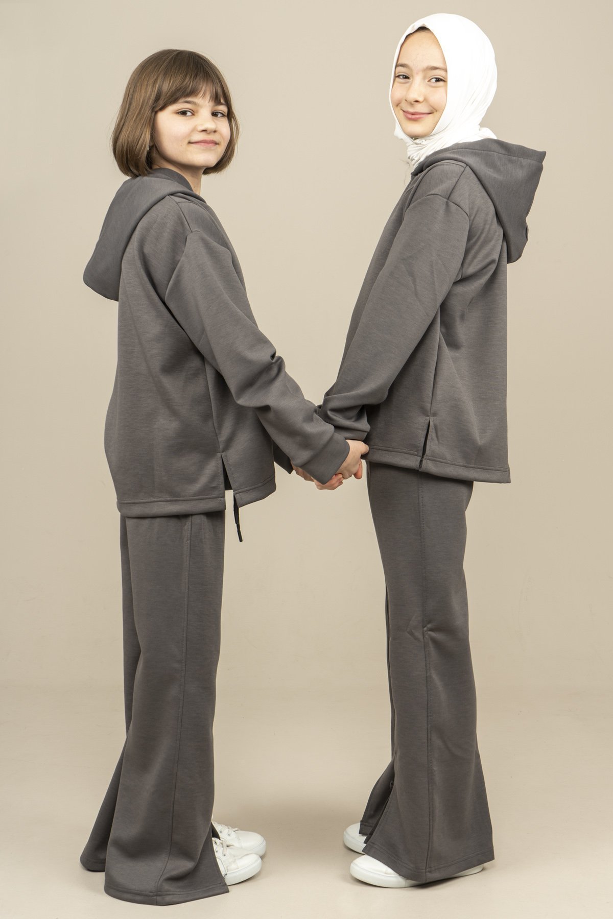 Young Girls Tracksuit Set Long Sleeves - Image 3